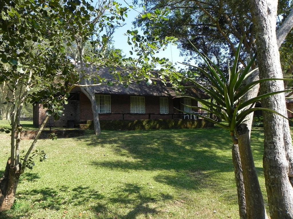 Kwambali Riverside Lodge Хейзивью Номер фото