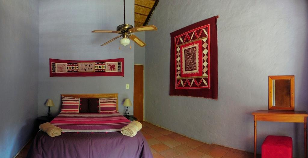 Kwambali Riverside Lodge Хейзивью Номер фото